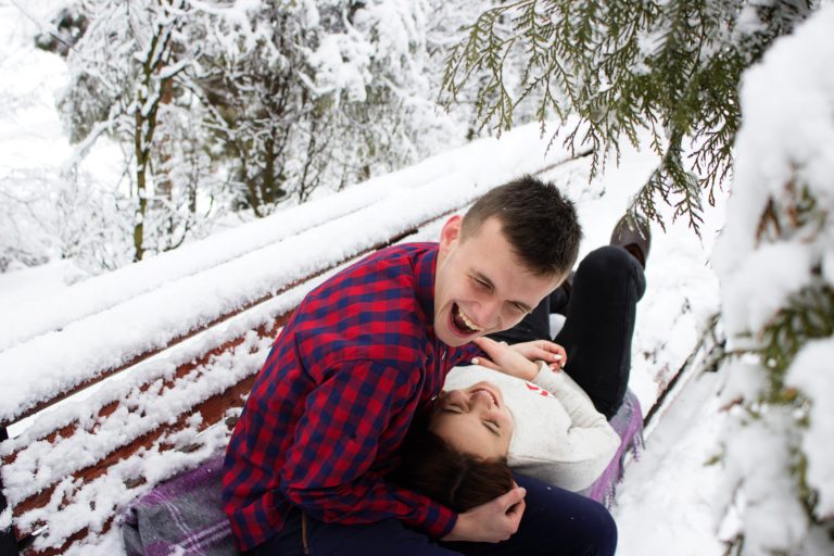 bench-cold-couple-297818